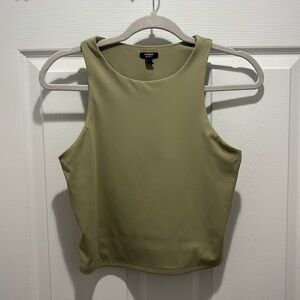 2 Express Body Contour Crop Tops Women’s Sz Médium